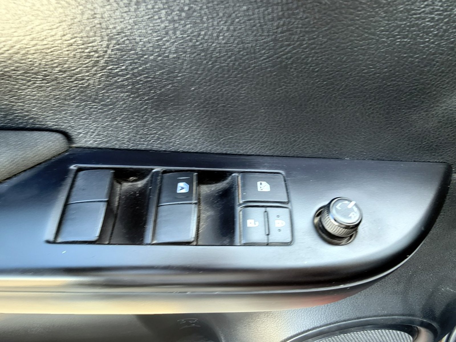 Toyota HILUX HILUX TSS 2.4 Diesel 4X2 T/M 2021 - Imagen 8 de 20