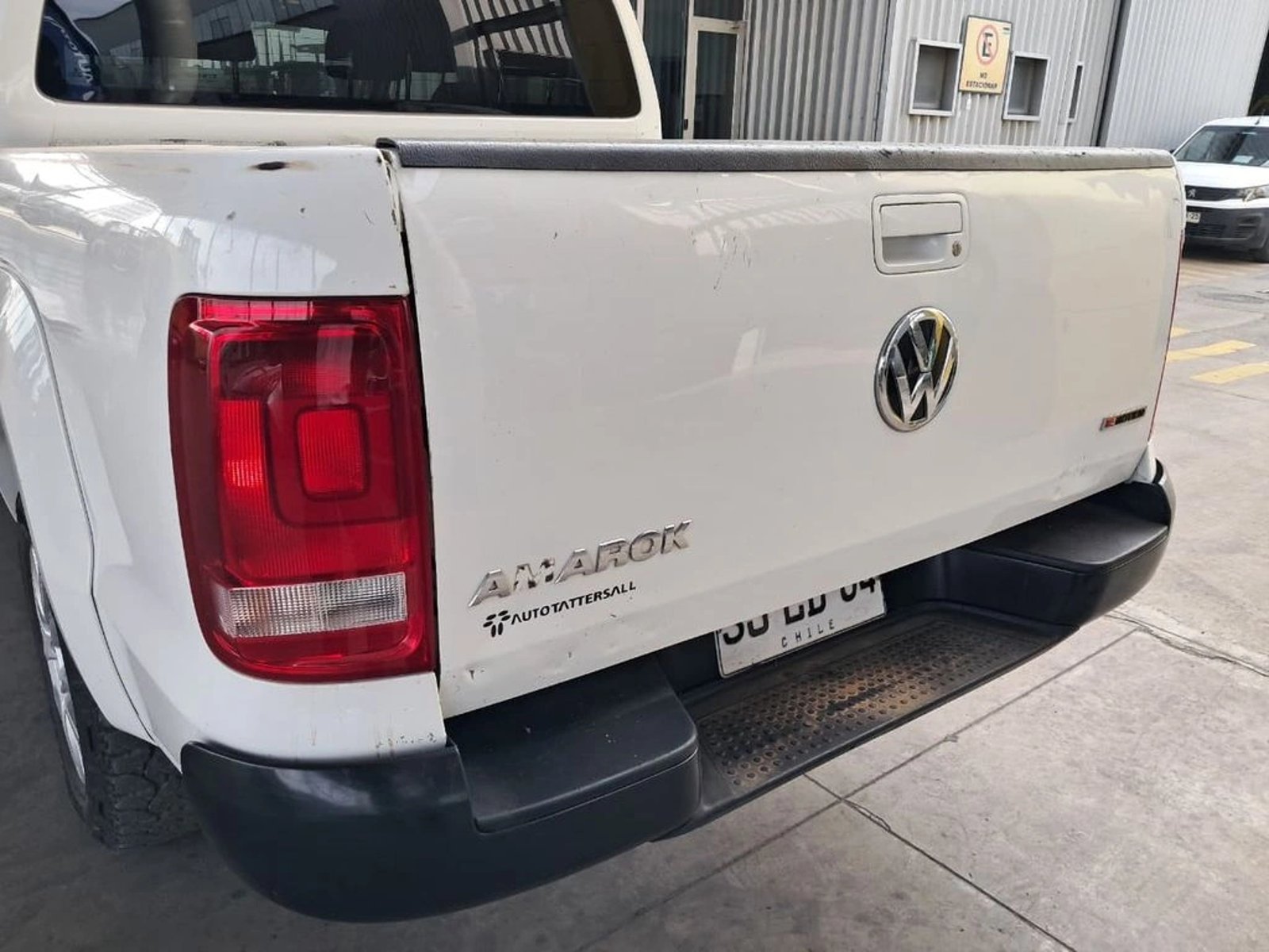 VOLKSWAGEN AMAROK TRENDLINE 2.0 4X4 MT 2023 - Imagen 12 de 19