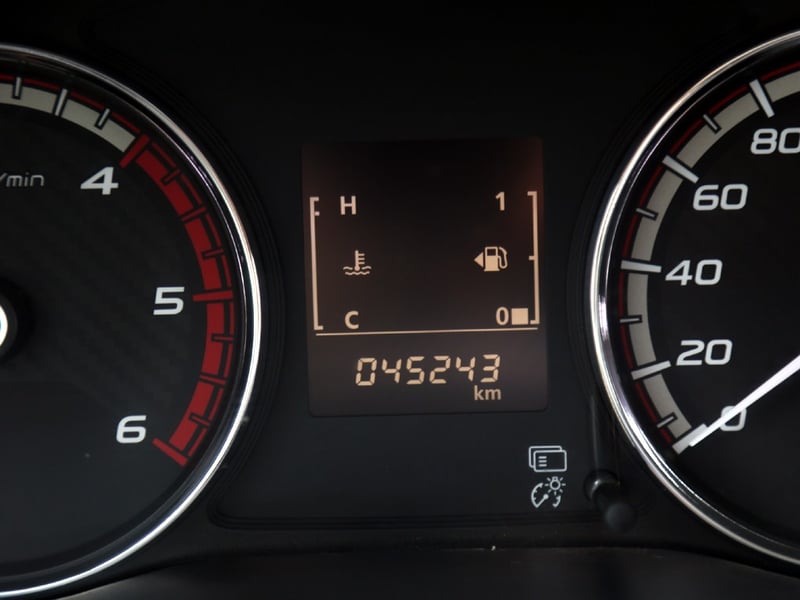 Mitsubishi L200 KATANA 2.4 4x4 MT 2023 - Imagen 20 de 20