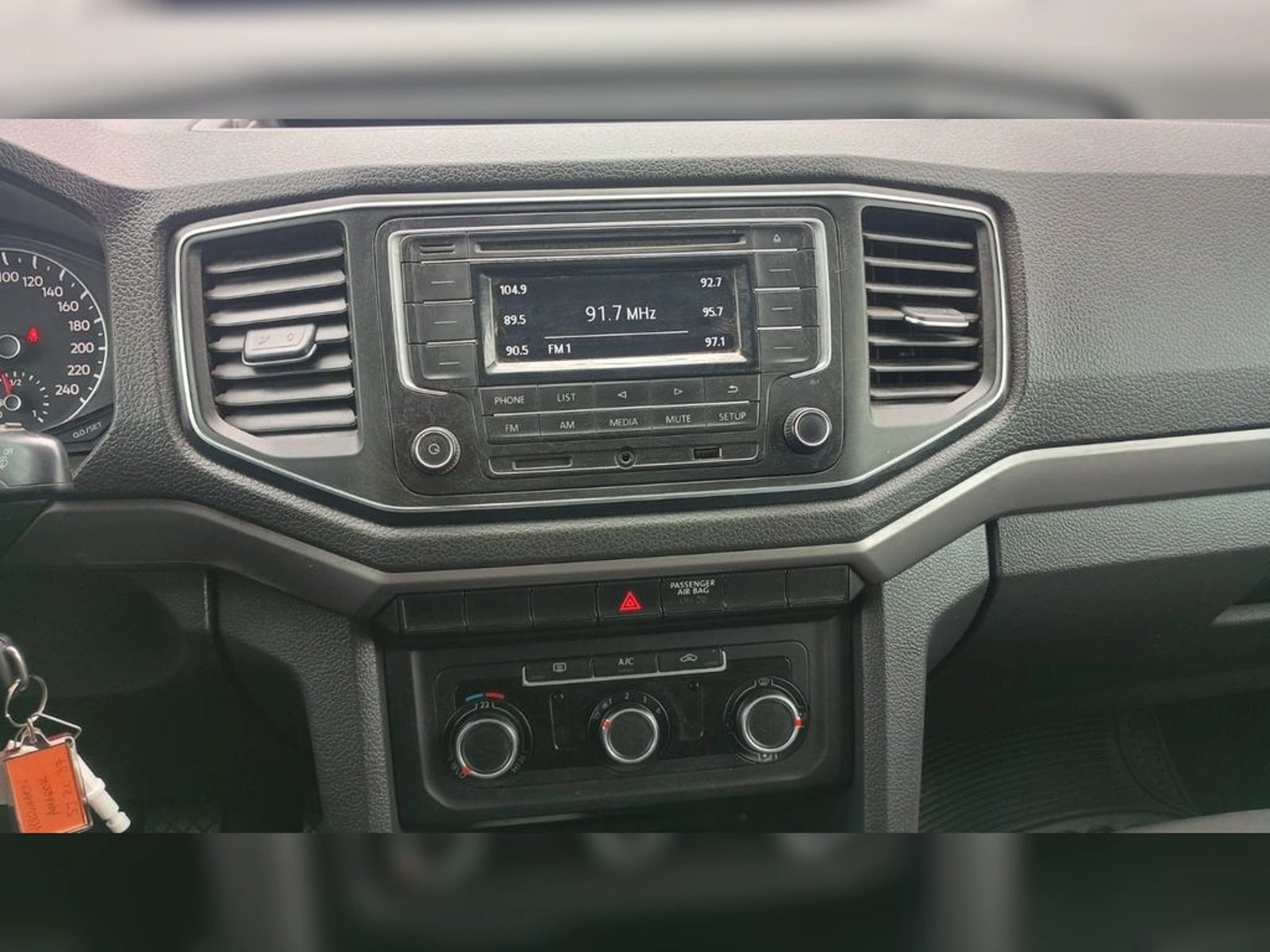 VOLKSWAGEN AMAROK 2.0 TRENDLINE DIESEL 4MOTION 4X4 DOB. CAB. MT 4P 2023 - Imagen 12 de 12