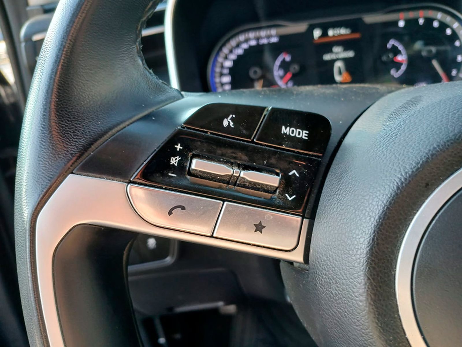 Hyundai TUCSON 2.0 NX4 PLUS 4WD 2025 - Imagen 13 de 18