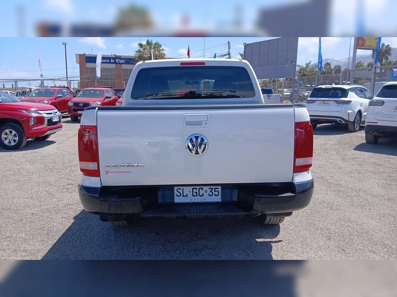Volkswagen AMAROK 2.0 Diesel 4x2 T/M 2023 - Imagen 6 de 20