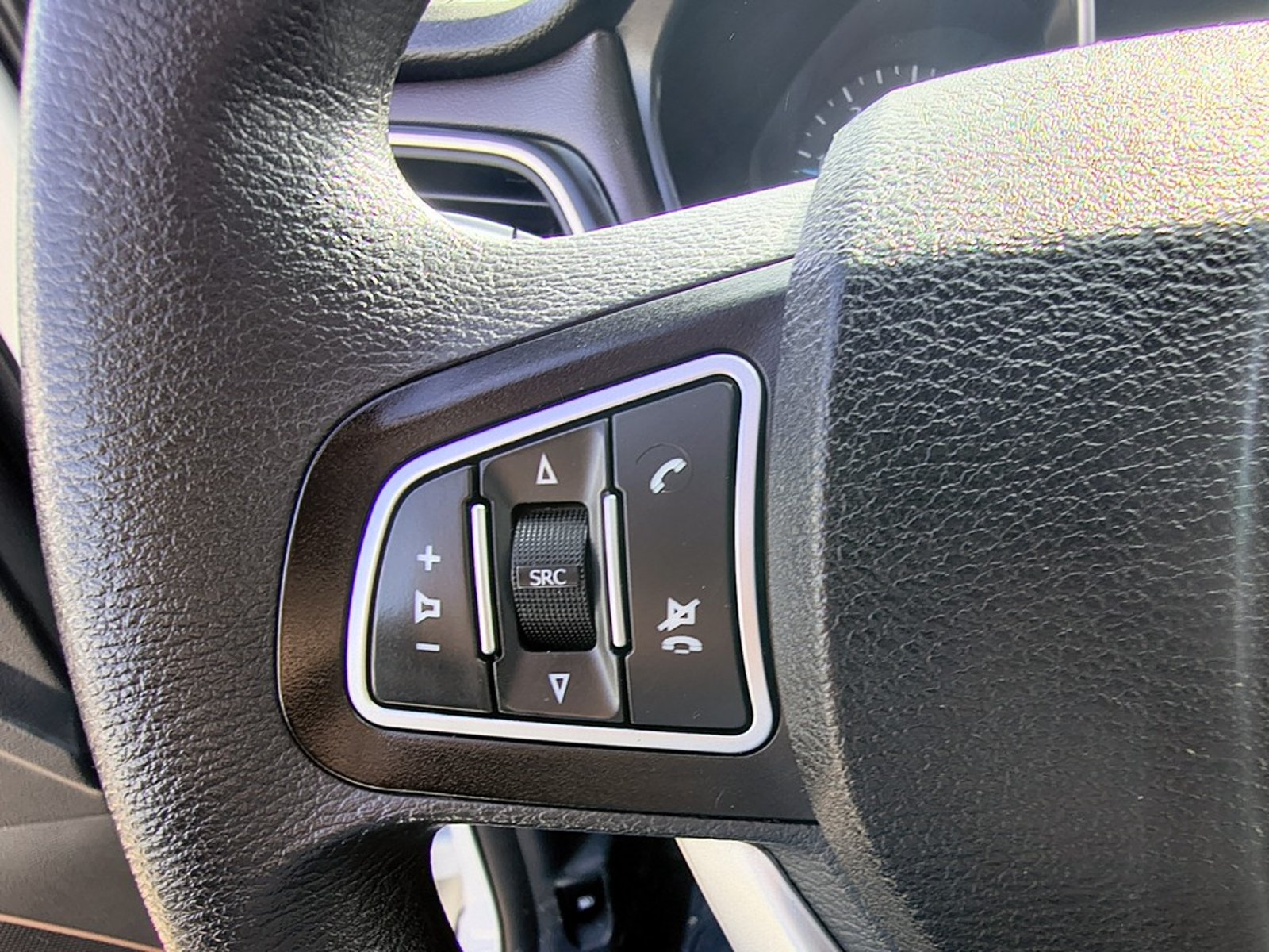 ZX Auto TERRALORD 2.5 Diesel 4x4 T/M 2022 - Imagen 12 de 19