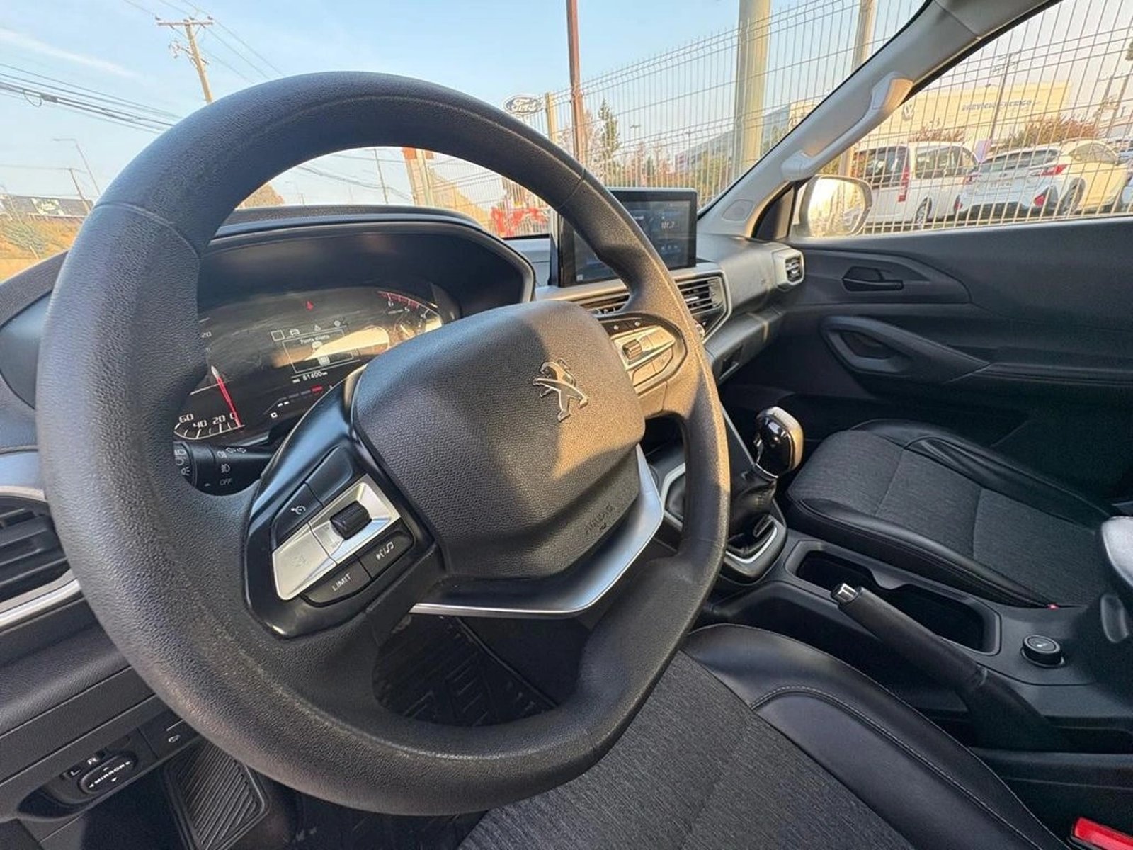 PEUGEOT LANDTREK 1.9 4X2 MT 2023 - Imagen 9 de 12