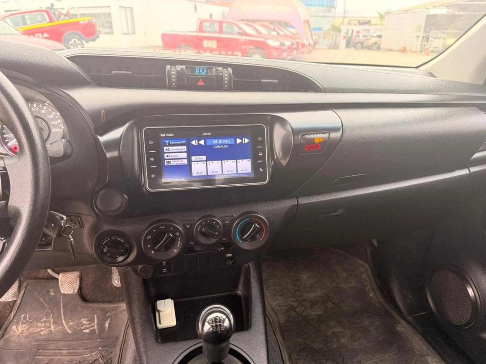 TOYOTA HILUX TSS 2.4 Diesel 4X4 T/M 2021 - Imagen 11 de 14