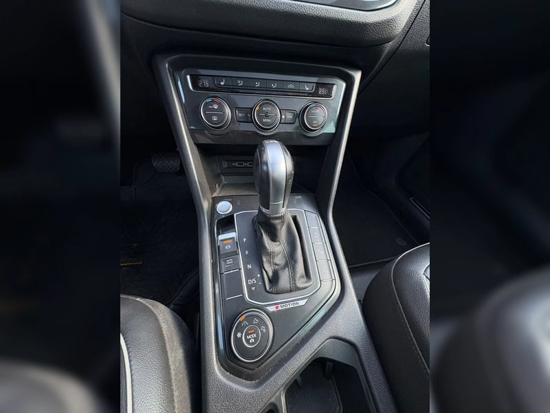 Volkswagen TIGUAN 2.0 TSI SPORT 4MOTION 4X4 180HP AT 5P. 2019 - Imagen 12 de 20