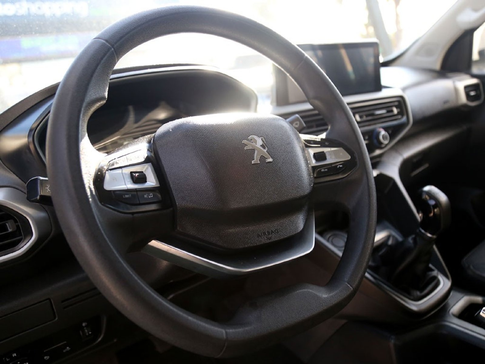 Peugeot LANDTREK HDI 1.9 4x2 2023 - Imagen 12 de 20