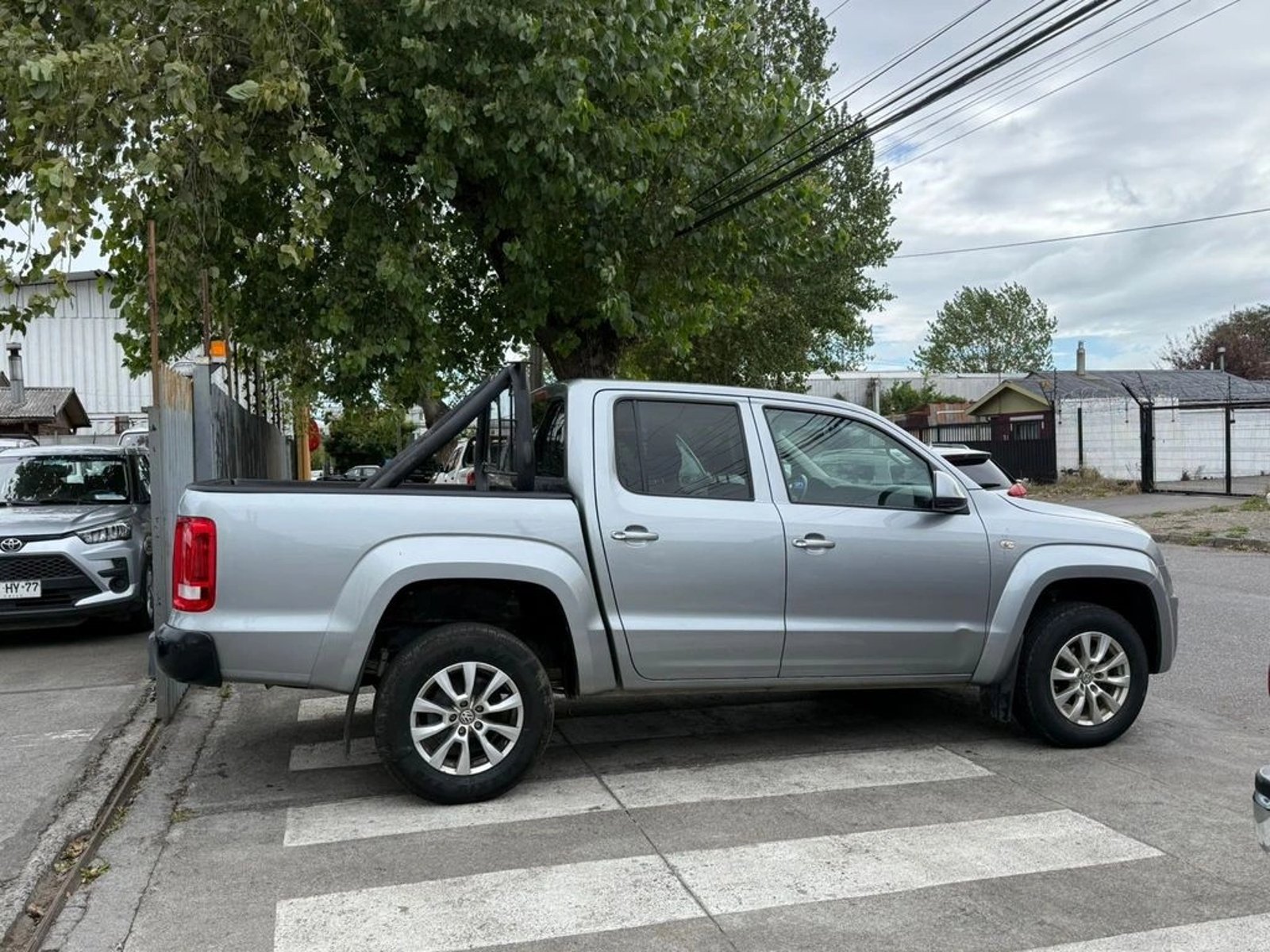 VOLKSWAGEN AMAROK 2.0 TRENDLINE 4X2 MT 2023 - Imagen 4 de 12