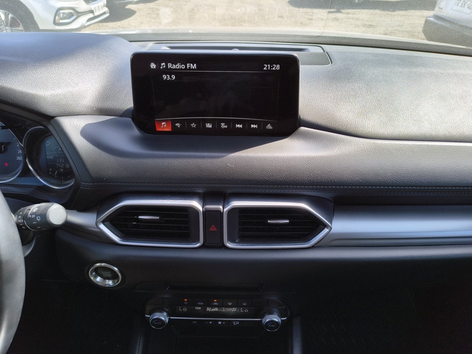 MAZDA CX-5 2.0 Gasolina 4x4 T/A 2024 - Imagen 15 de 18