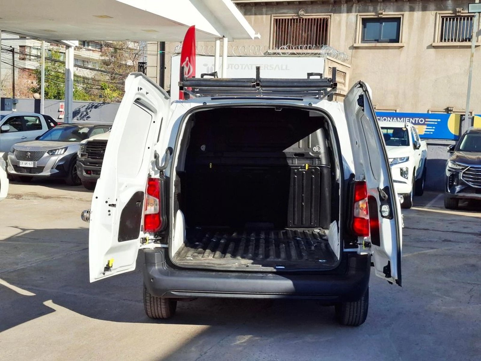 PEUGEOT PARTNER 1.5 2023 - Imagen 9 de 20