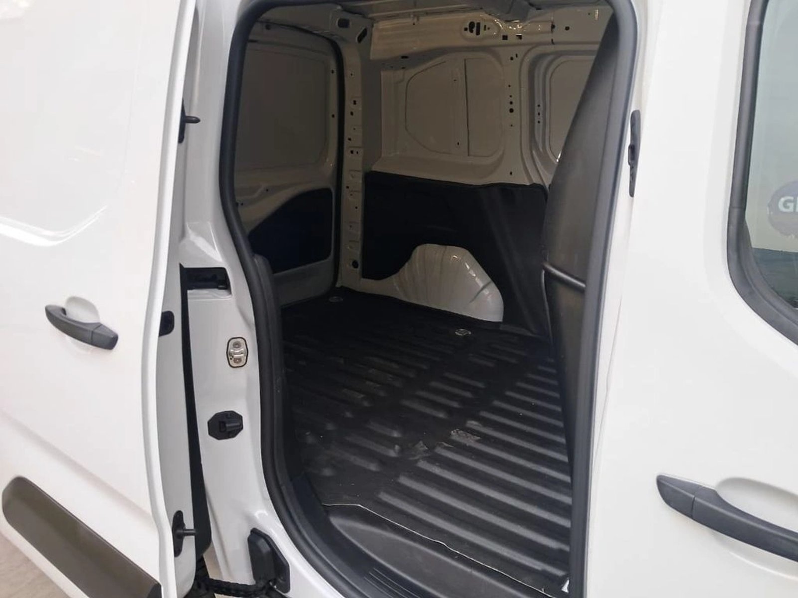 Peugeot PARTNER L1 1.5 HDI 4X2 MT 2025 - Imagen 11 de 20