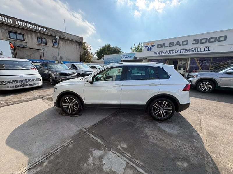 Volkswagen TIGUAN 2.0 TSI SPORT 4MOTION 4X4 180HP AT 5P. 2019 - Imagen 8 de 20