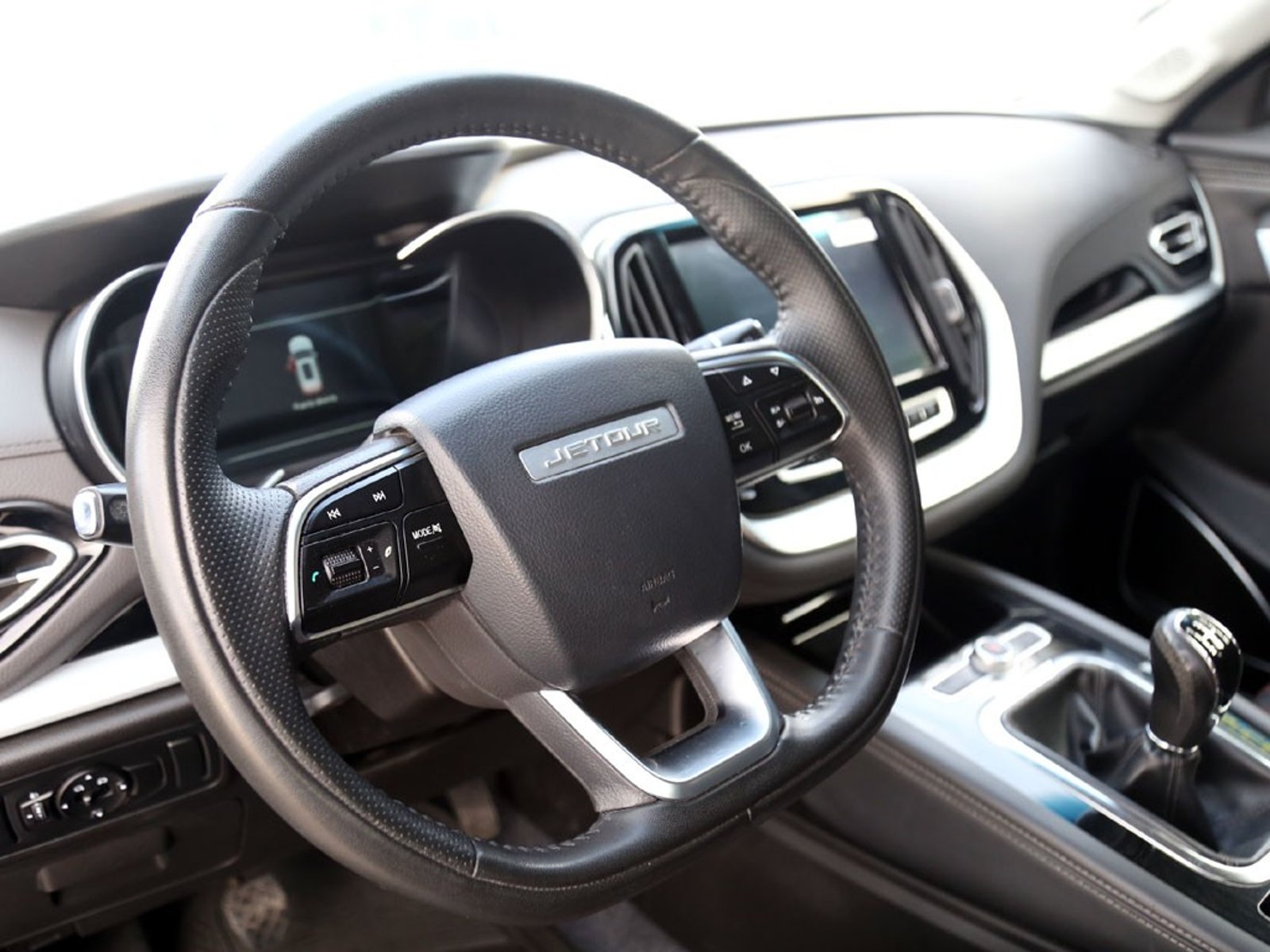 Jetour X70 1.5T GL 4X2 MT 5P 2024 - Imagen 14 de 20