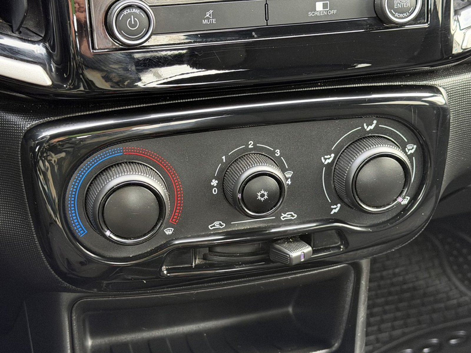 RAM 700 1.3 BIGHORN 2024 - Imagen 15 de 20