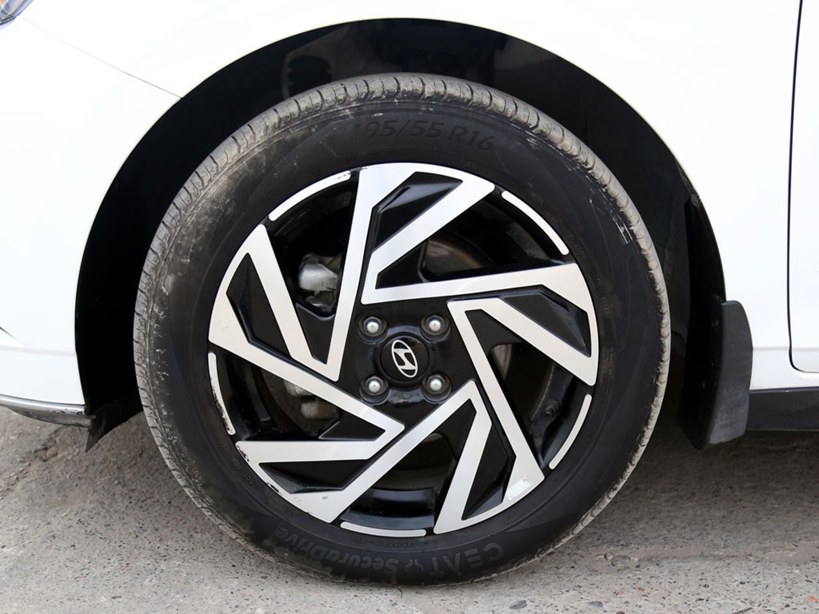HYUNDAI I20 1.4 PLUS FL BI3 4X2 HB MT 5P 2025 - Imagen 20 de 20