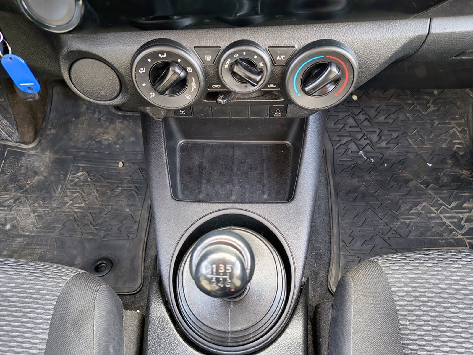 TOYOTA HILUX HILUX TSS 2.4 Diesel 4X2 T/M 2021 - Imagen 18 de 20