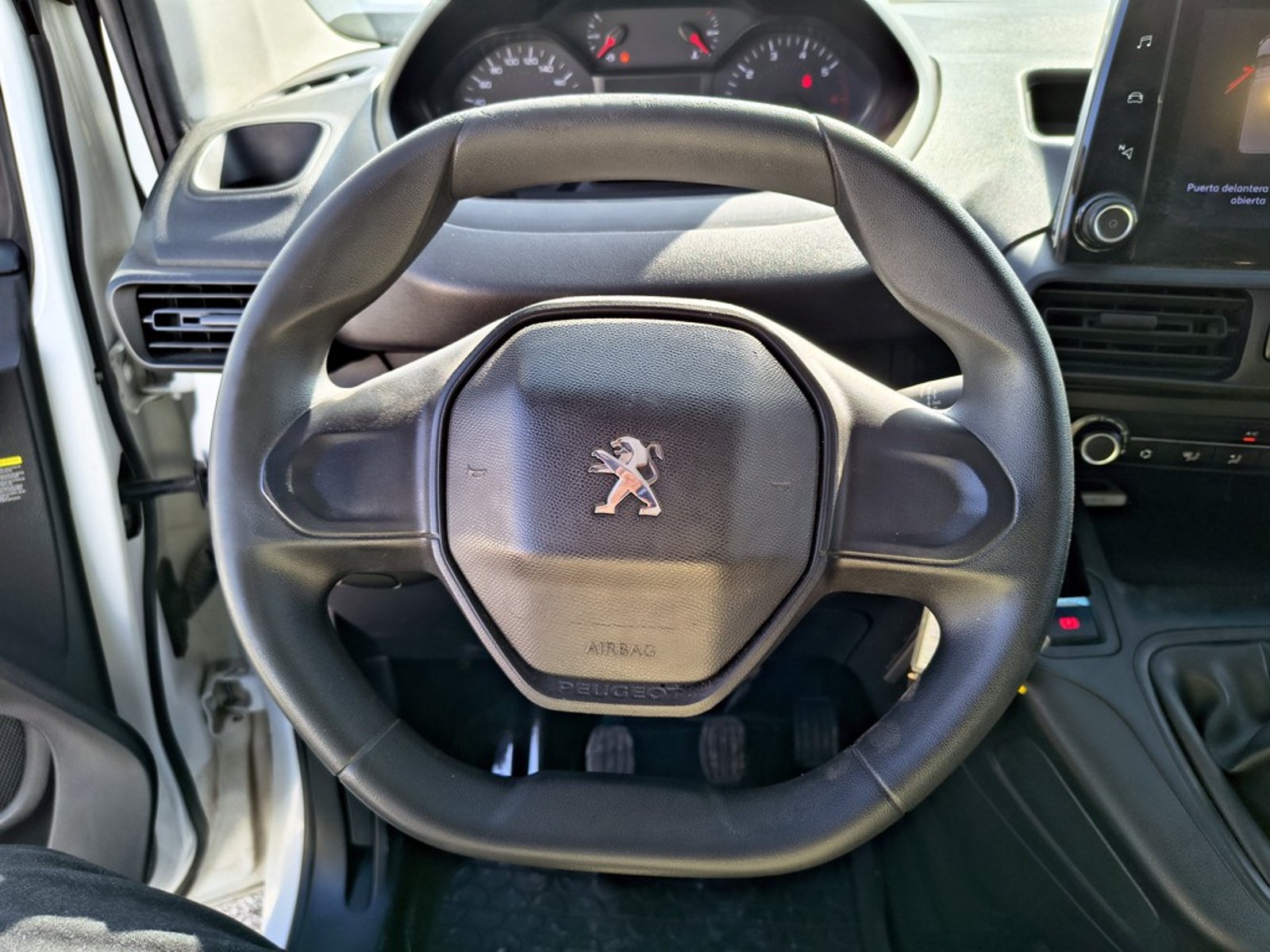 PEUGEOT PARTNER PARTNER L1 1.6 Diesel 4x2 T/M 2022 - Imagen 10 de 15