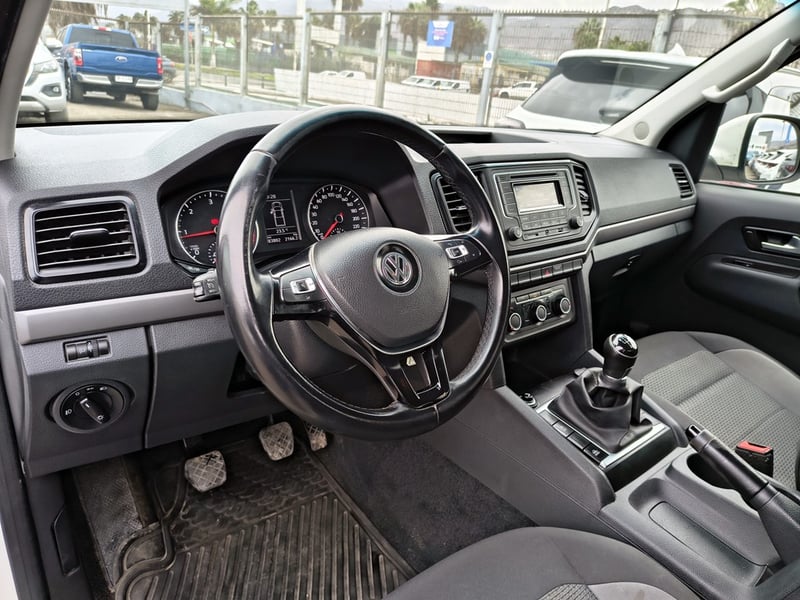 Volkswagen AMAROK 2.0 Diesel 4x2 T/M TRENDLINE 2023 - Imagen 11 de 20