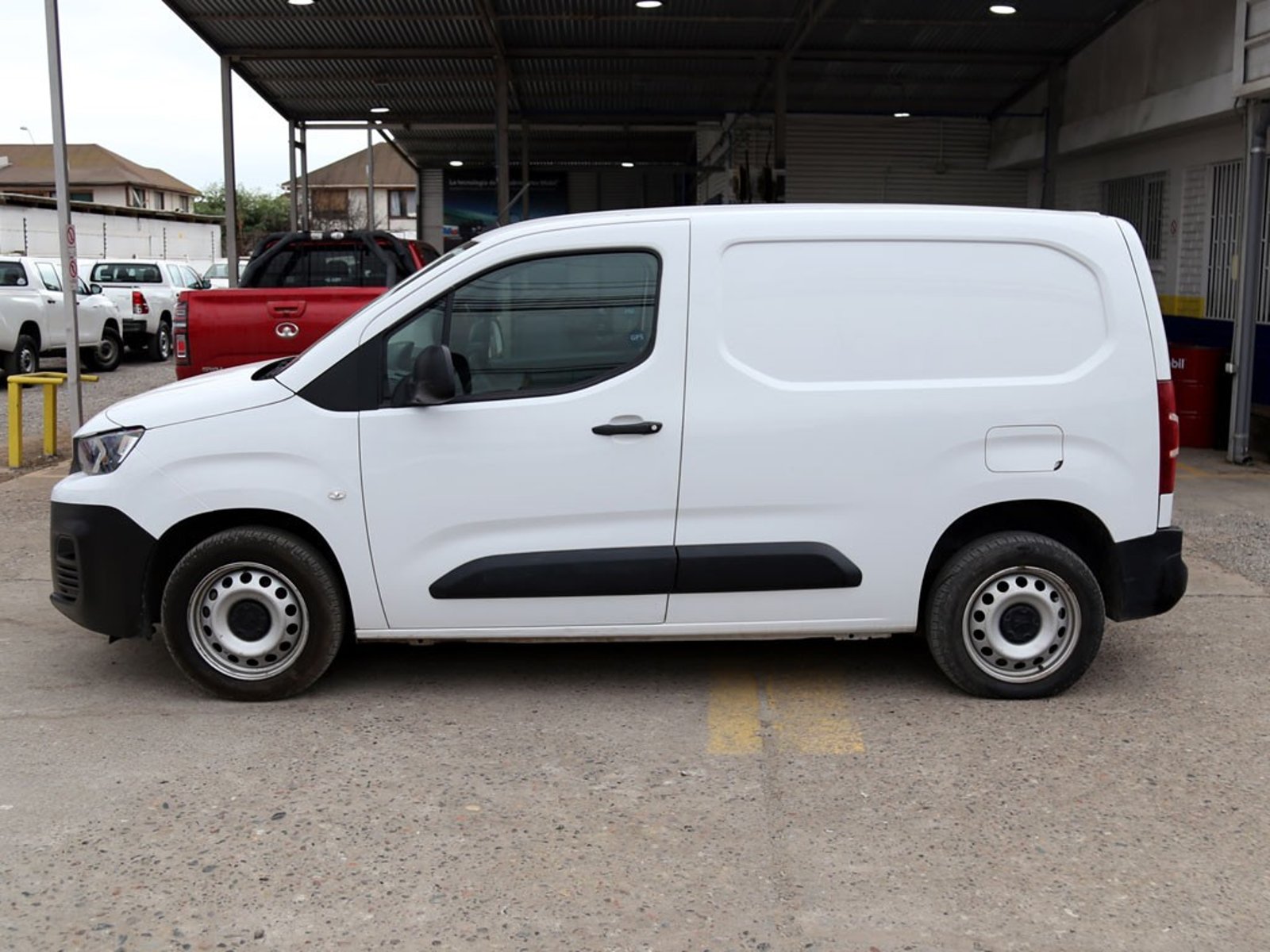Peugeot PARTNER 1.5 L1 HDI DIESEL 100HP 4X2 MT 5P 2023 - Imagen 8 de 20