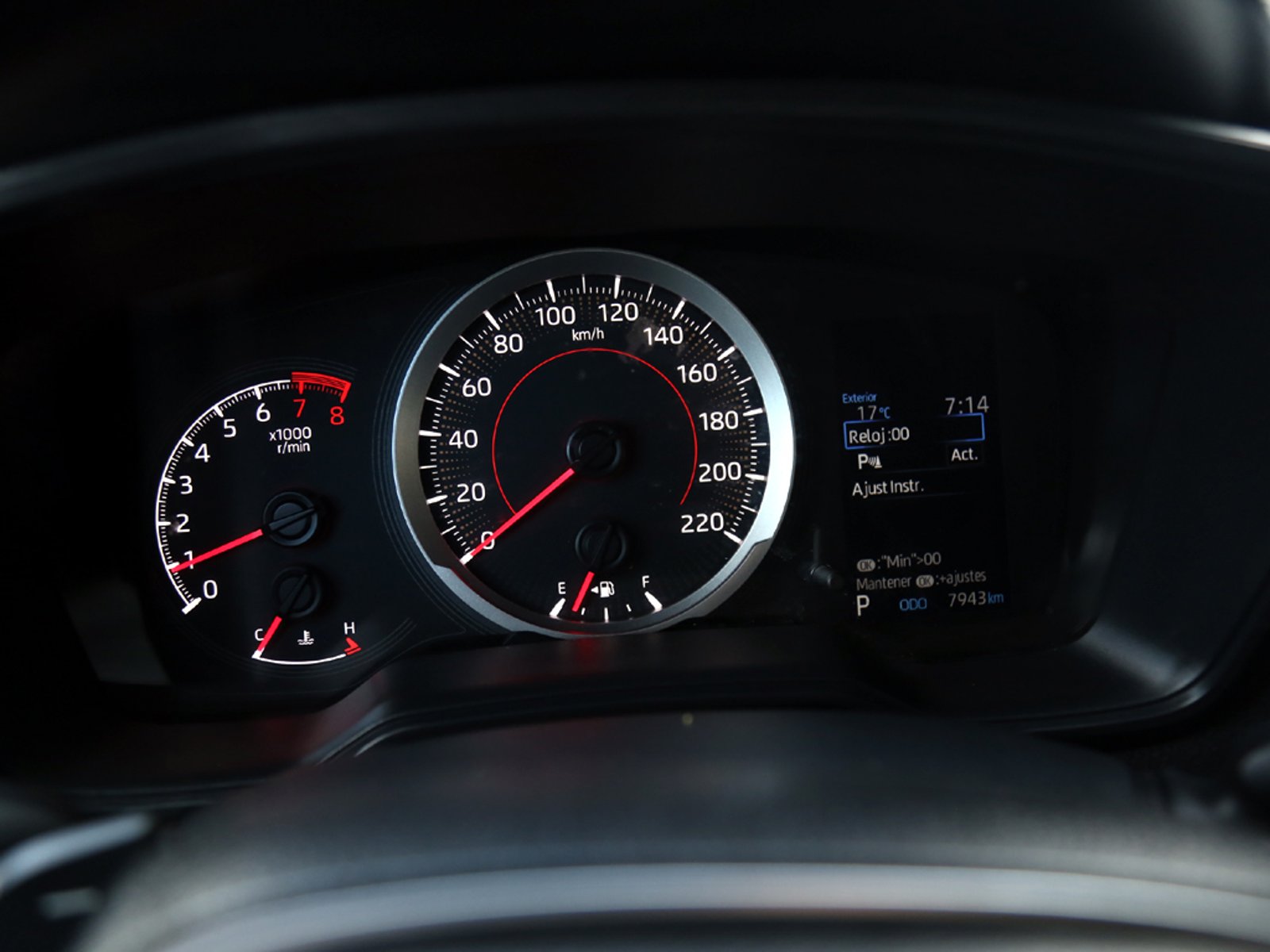 Toyota COROLLA CROSS 2.0 SEG 4X2 CVT AT 5P 2023 - Imagen 18 de 20