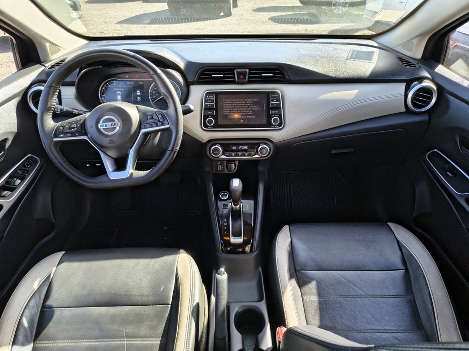Nissan VERSA CVT 1.6 AUT Gasolina SENSE 2021 - Imagen 17 de 20