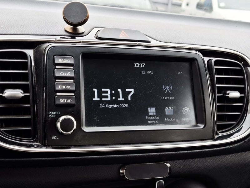 Kia SOLUTO 1.4 2022 - Imagen 17 de 20