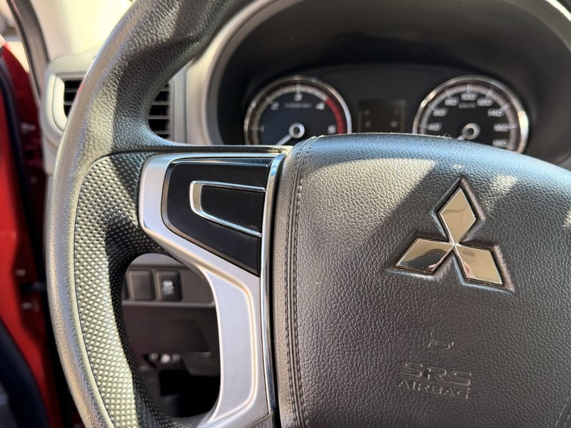 Mitsubishi L200 KATANA CR 2.4 4X2 2022 - Imagen 17 de 20