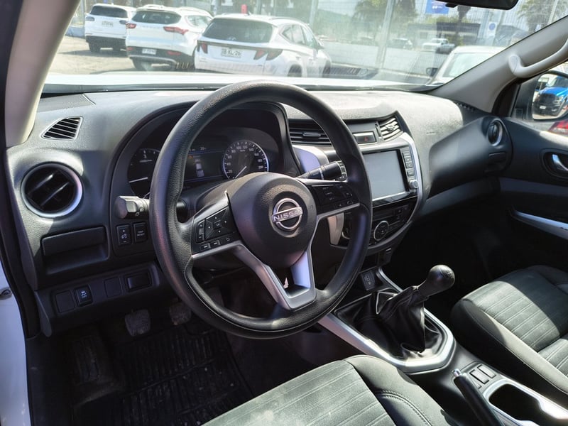Nissan NAVARA 2.3 Diesel 4x2 T/M 2024 - Imagen 10 de 20