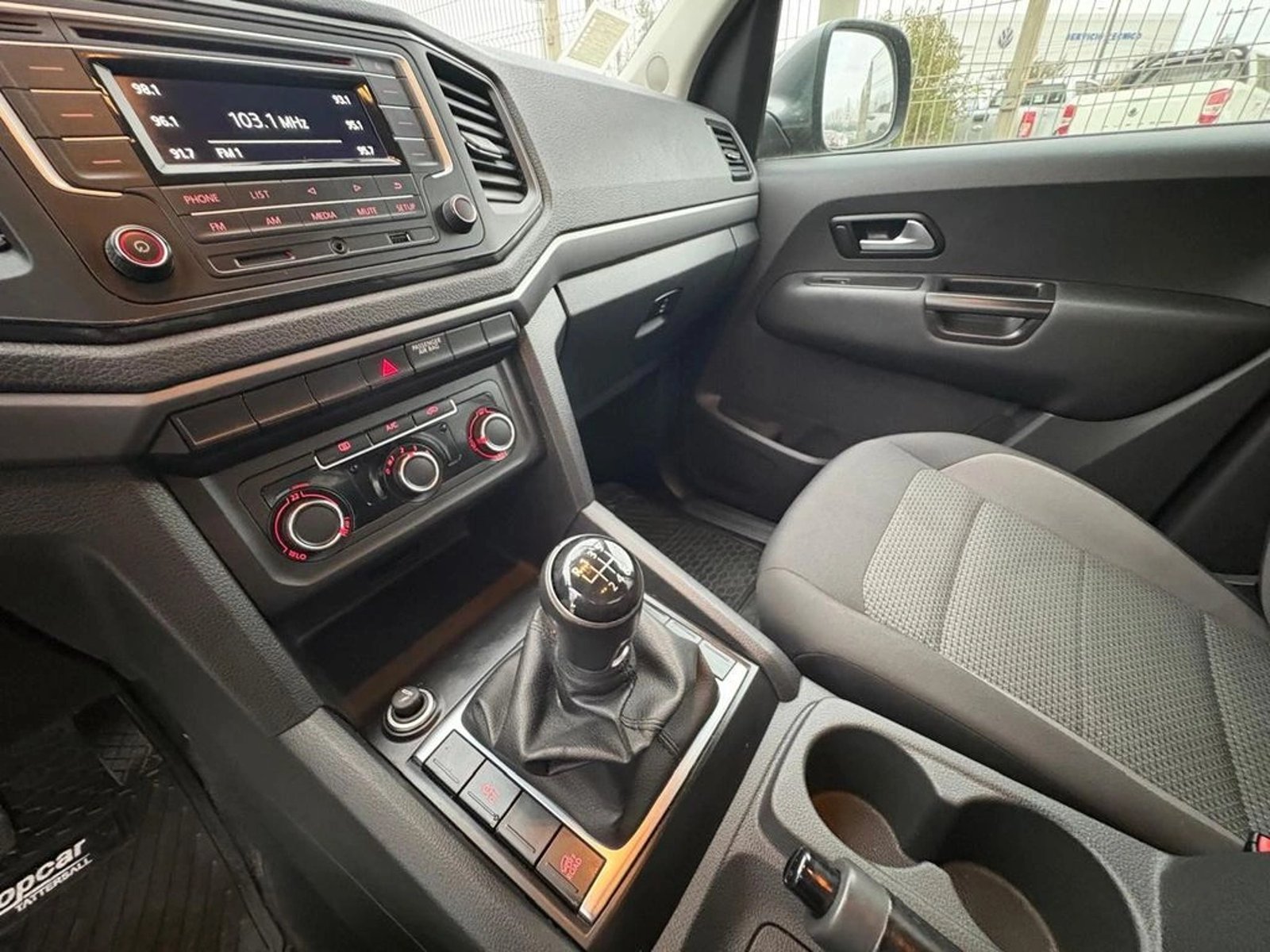 Volkswagen AMAROK TRENDLINE 4X2 MT 2023 - Imagen 9 de 12
