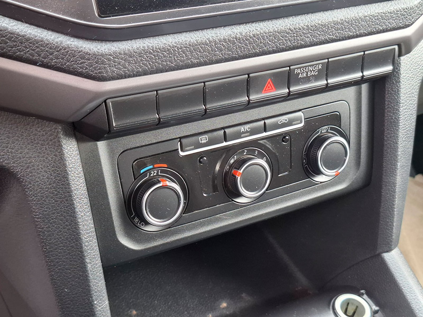 Volkswagen AMAROK 2.0 Confortline 4X4 2023 - Imagen 15 de 20