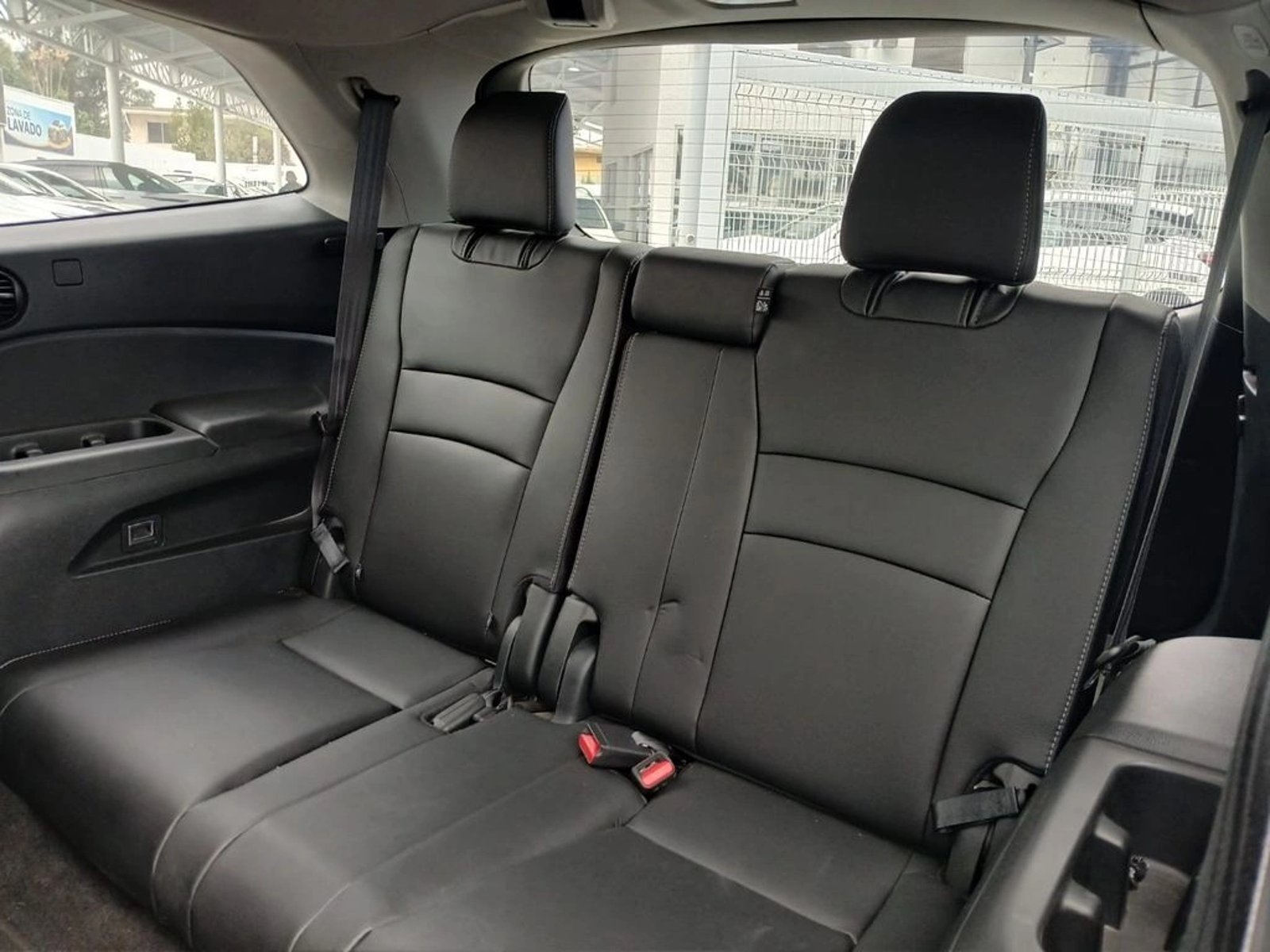 Honda PILOT PILOT Tourning 3.5 AWD 7 Pasajeros 2023 - Imagen 17 de 18