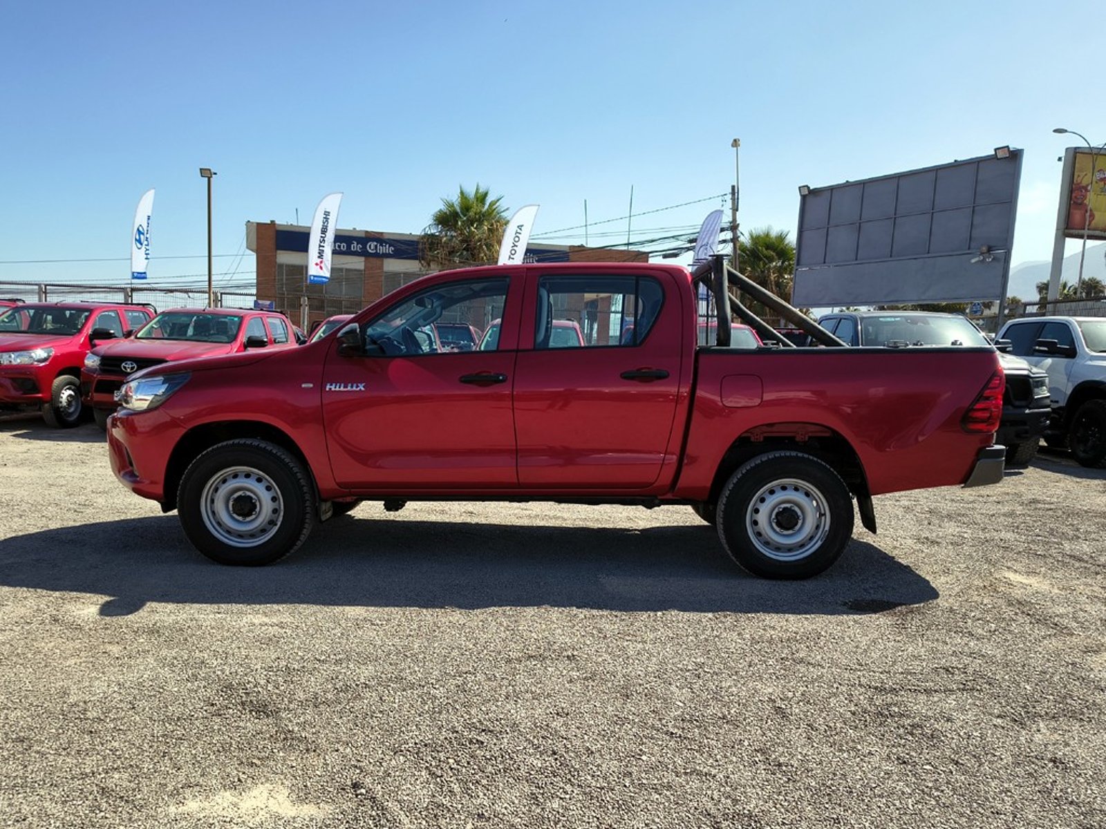 TOYOTA HILUX 2.4 DX Diesel 4x2 T/M 2022 - Imagen 4 de 19