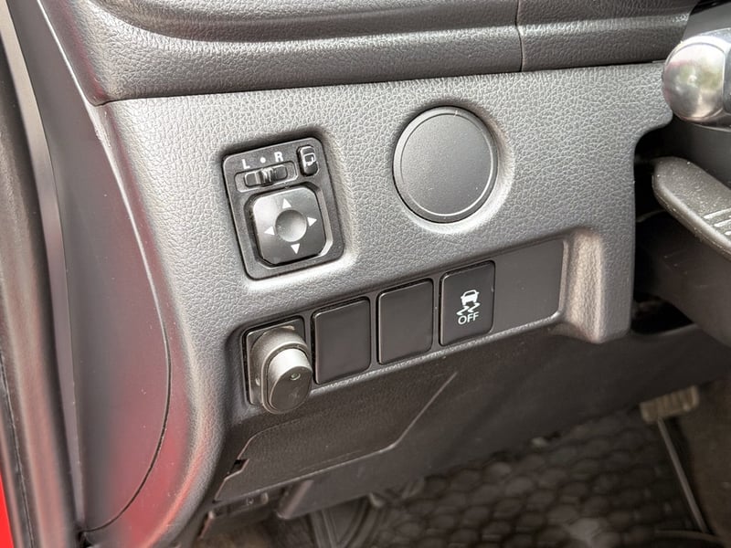 Mitsubishi L200 KATANA CRT 2023 - Imagen 12 de 20