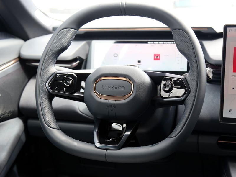 Lynk & Co 08 08 PHEV 2027 - Imagen 18 de 20