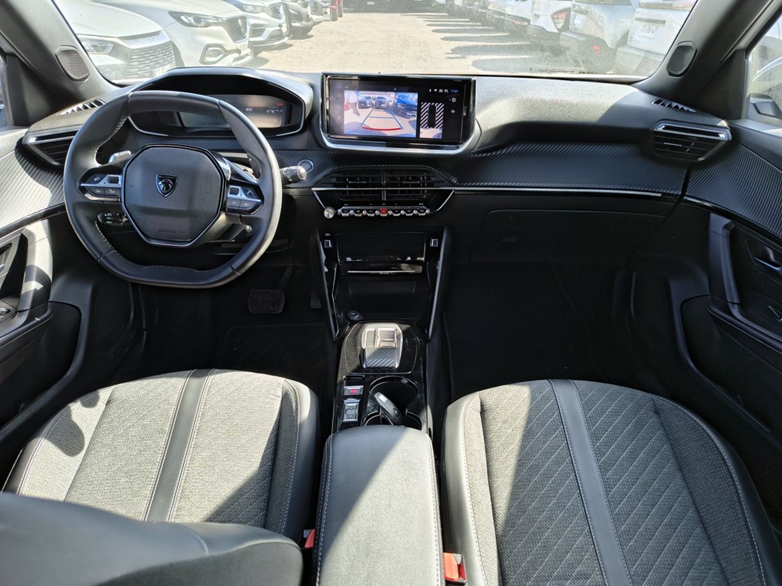 PEUGEOT 2008 1.5 Diesel 4x2 T/A Allure 2025 - Imagen 17 de 20