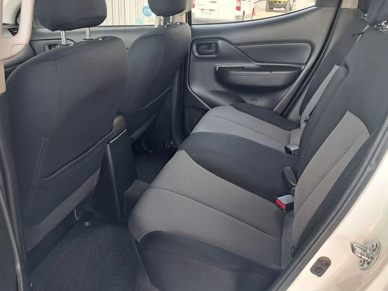 Mitsubishi L200 KATANA 2.4 CR MT 4X2 2021 - Imagen 15 de 20