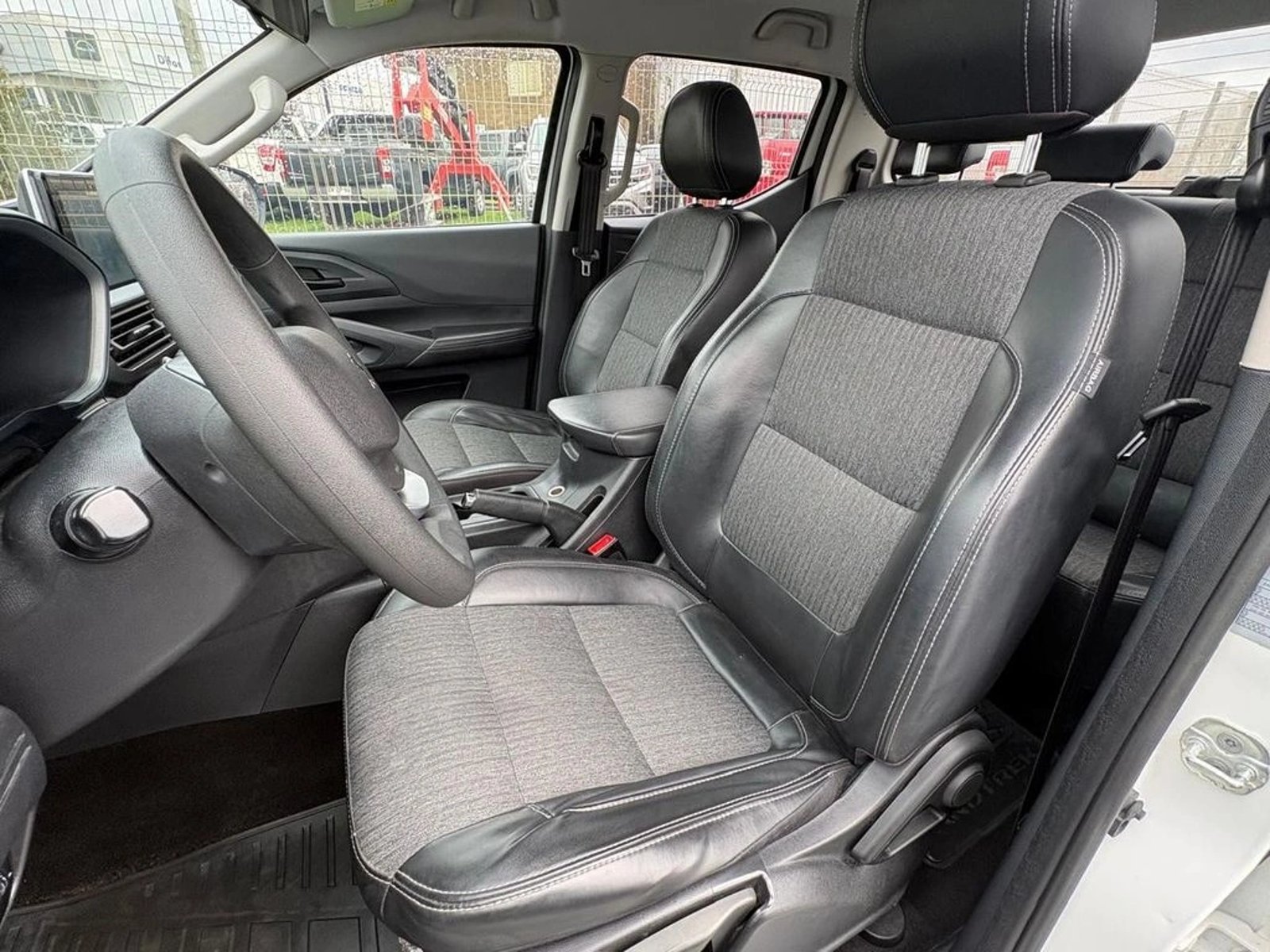 Peugeot LANDTREK 1.9 4X4 MT 2023 - Imagen 9 de 11