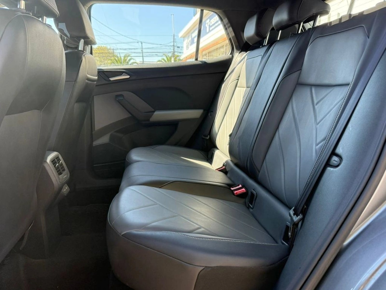 VOLKSWAGEN T-CROSS 1.0 TSI COMFORTLINE AT 2025 - Imagen 8 de 12