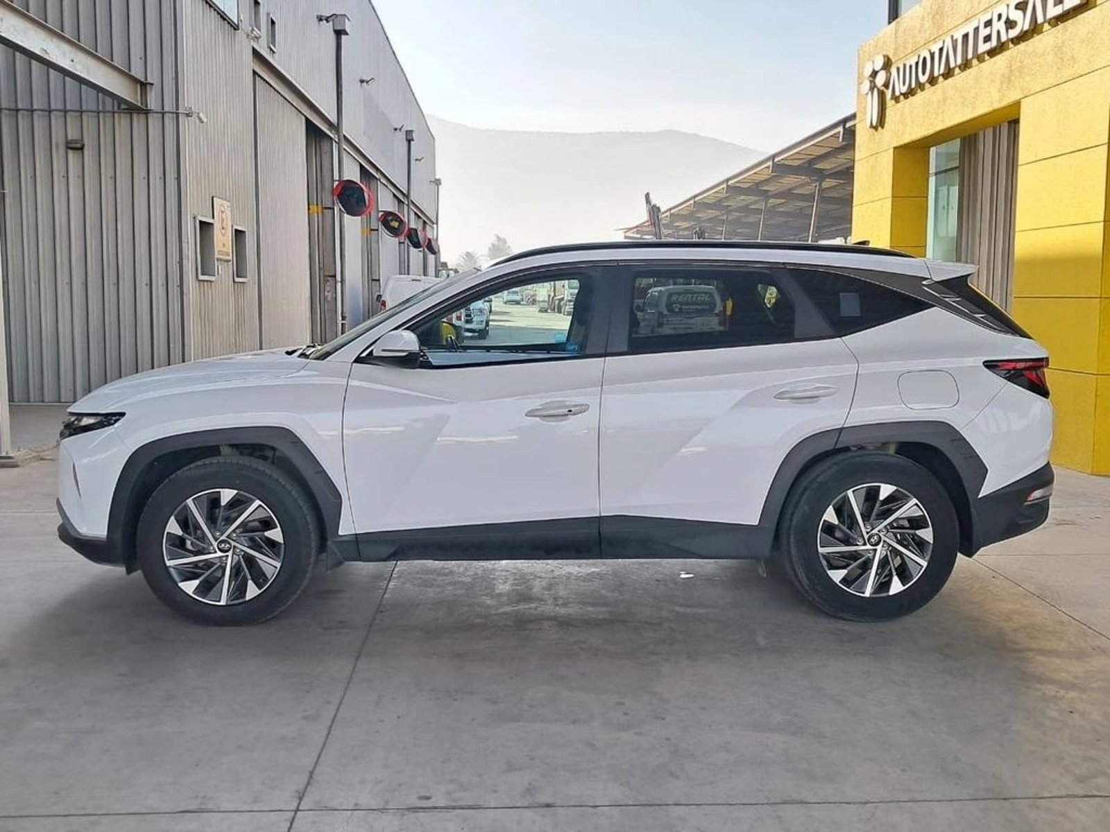 HYUNDAI TUCSON 2.0 NX4 PLUS 4X2 AT 2024 - Imagen 9 de 20