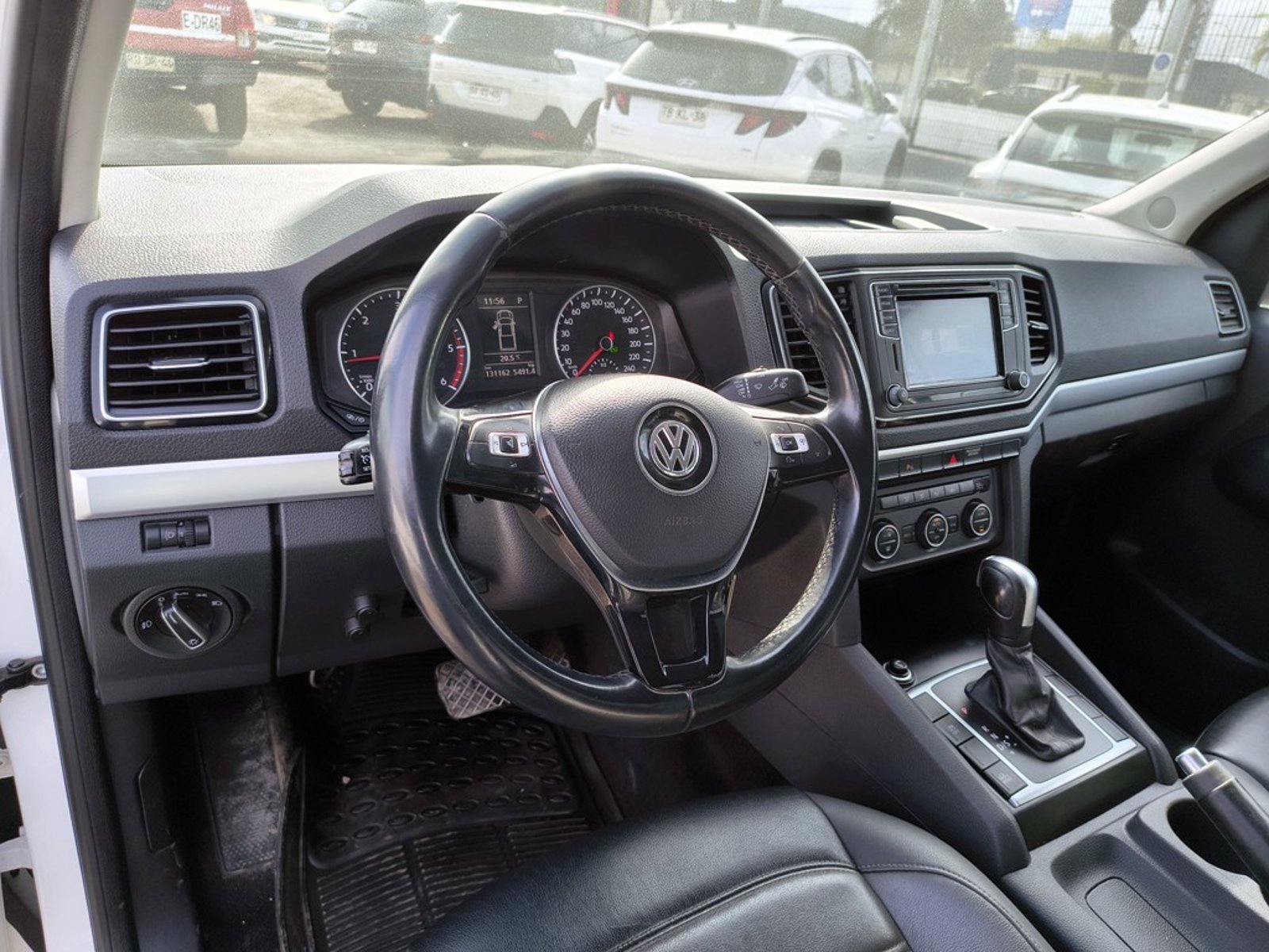 VOLKSWAGEN AMAROK 2.0 Highline AT 4X4 2023 - Imagen 11 de 20