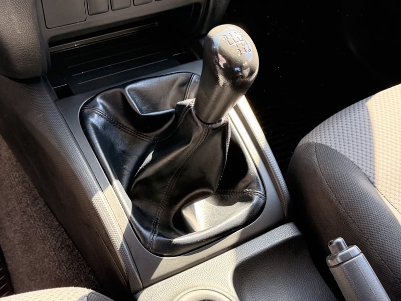 Mitsubishi L200 KATANA CR 2.4 4X2 2022 - Imagen 13 de 20