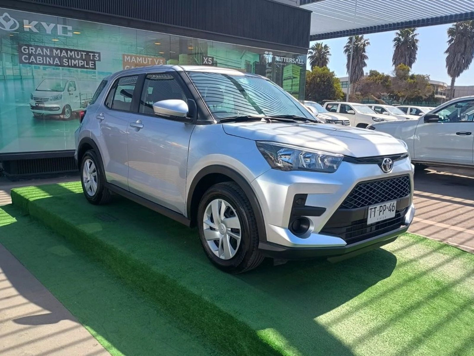 TOYOTA RAIZE 1.2 E CVT MT 2025 - Imagen 3 de 12