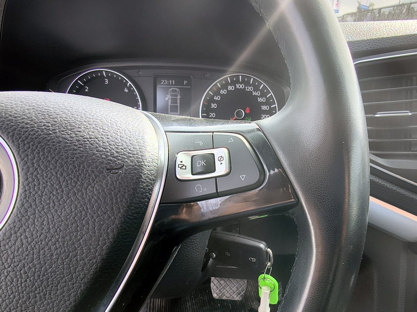 VOLKSWAGEN AMAROK 2.0 Highline AT 4X4 2023 - Imagen 14 de 20