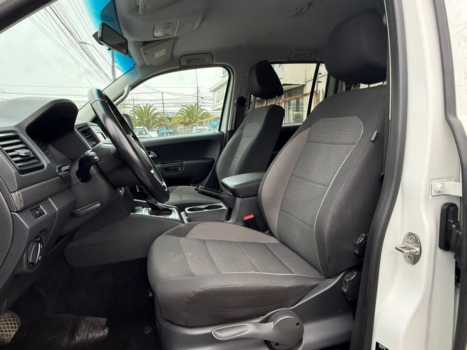 Volkswagen AMAROK 2.0 COMFORTLINE 4X4 AT 2023 - Imagen 12 de 12