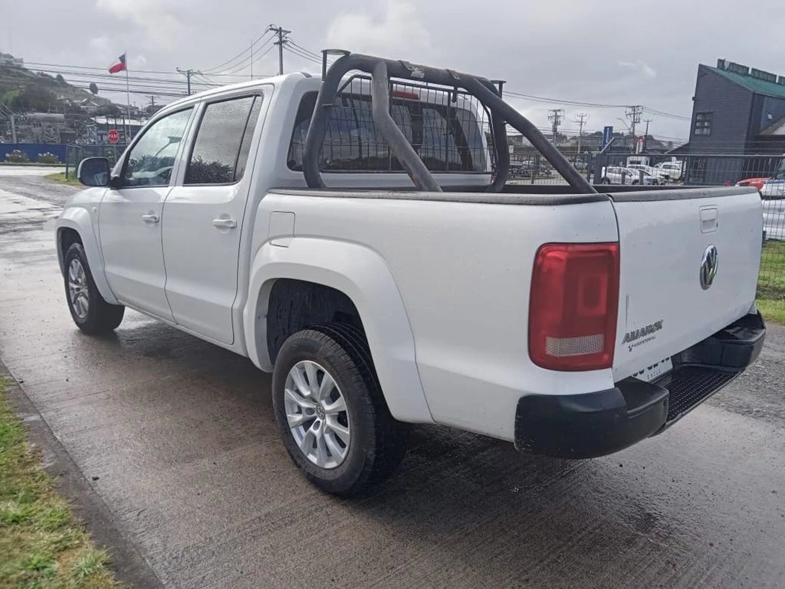 VOLKSWAGEN AMAROK TRENDLINE 2.0 4X4 2023 - Imagen 3 de 6