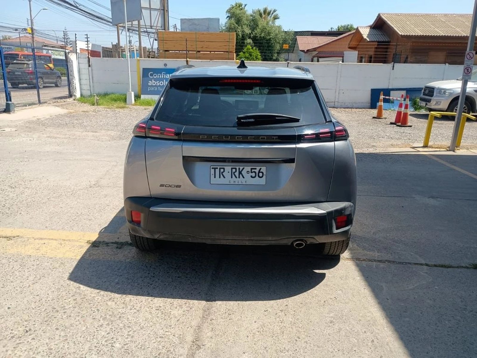 PEUGEOT 2008 ALLURE 1.5 DIESEL AT 2025 - Imagen 7 de 16