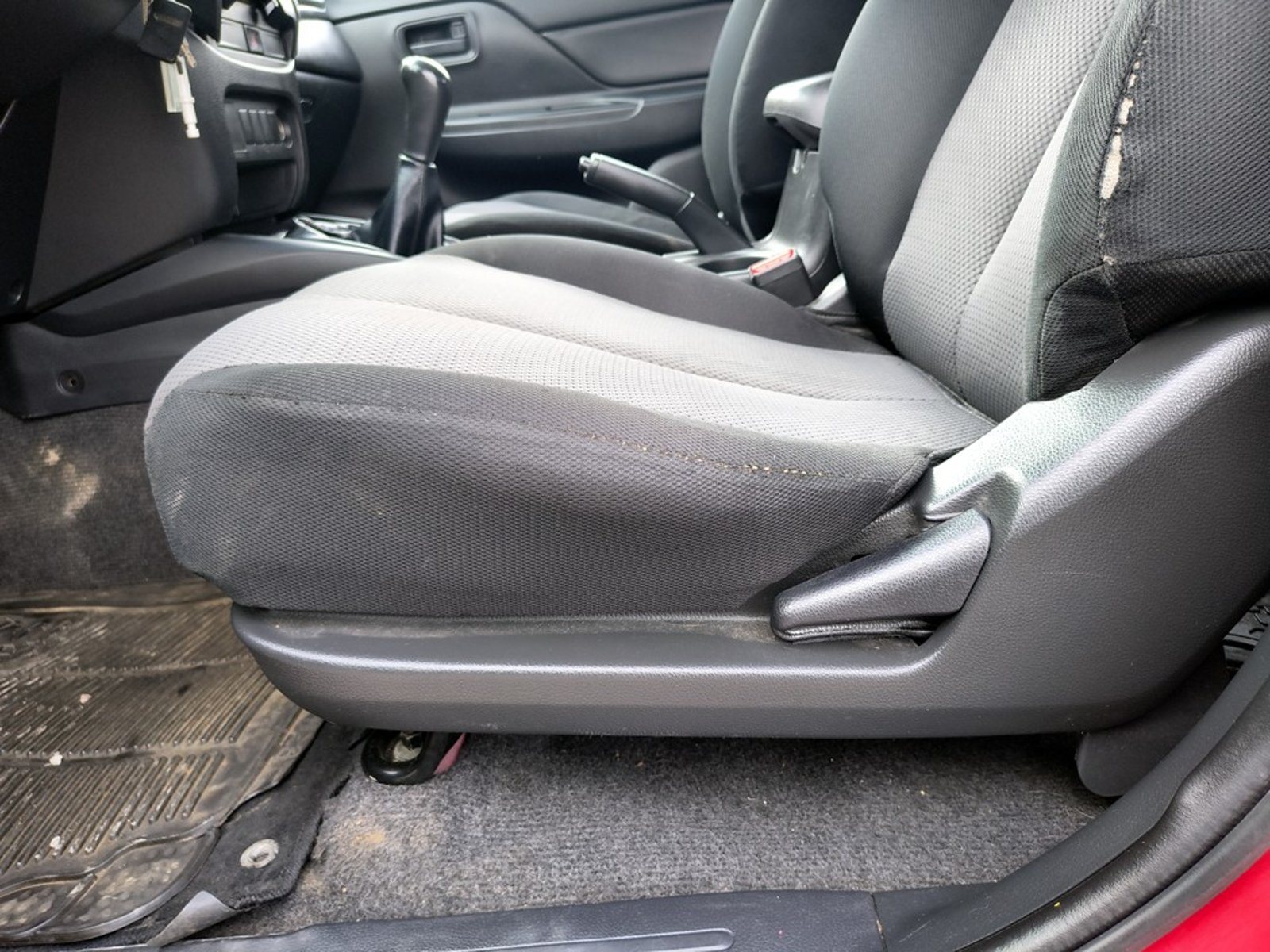 Mitsubishi L200 L200 KATANA 2.4 Diesel 4X2 T/M 2023 - Imagen 9 de 20
