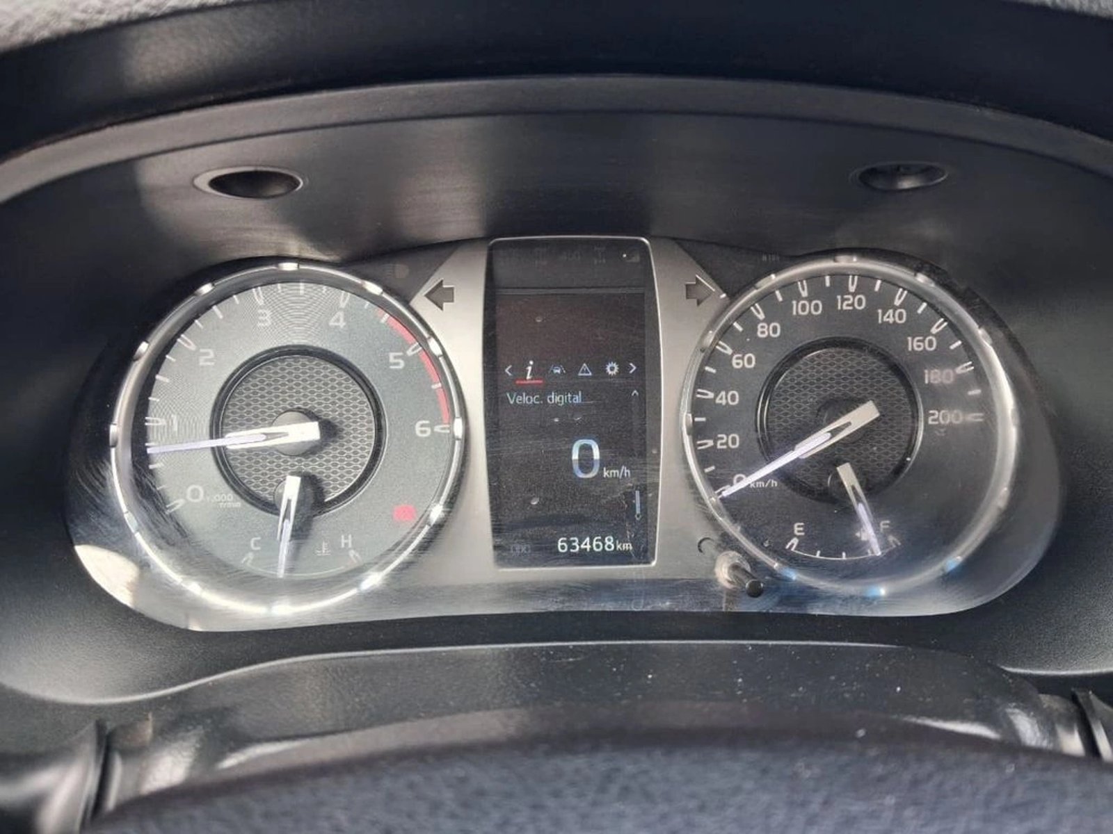 TOYOTA HILUX HILUX TSS 2.4 Diesel 4X2 T/M 2021 - Imagen 12 de 15