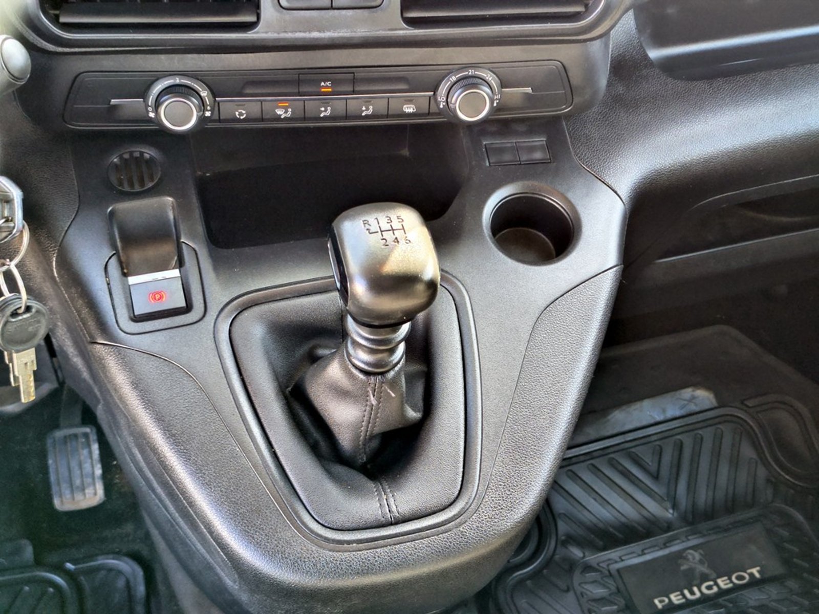 Peugeot PARTNER L1 BLUE HDI 2024 - Imagen 14 de 16