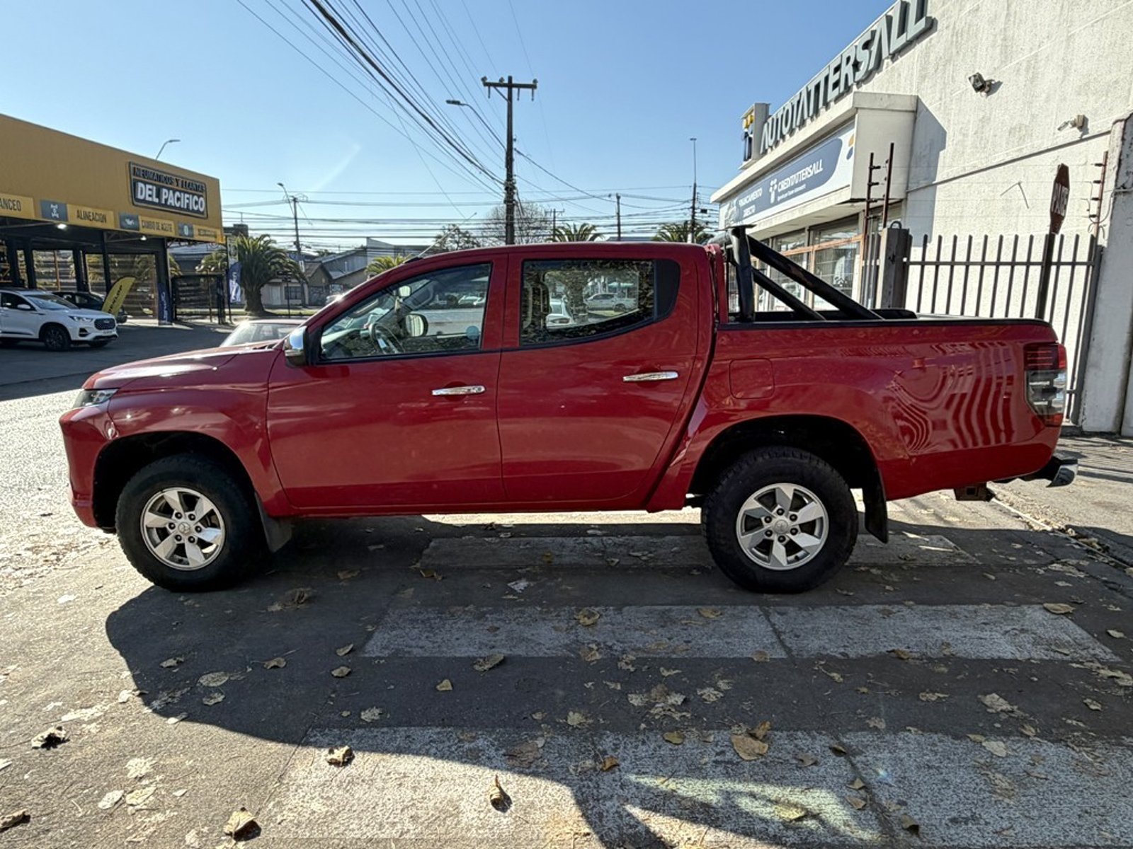 Mitsubishi L200 2.4 KATANA CRT 4X4 MT 2023 - Imagen 8 de 20